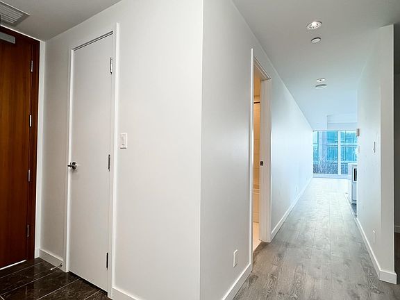 4th image of 5199 Brighouse Way #402