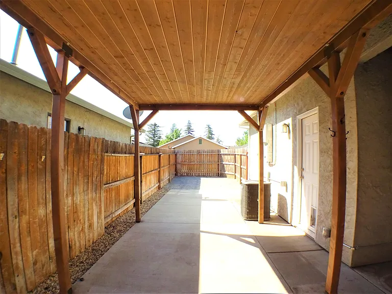 573 Eaton Rd — Photo 16