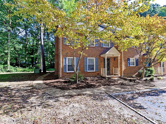 3rd image of 131 Sloane Pl