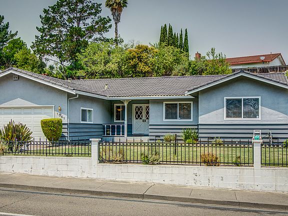 2nd image of 1041 Morello Ave