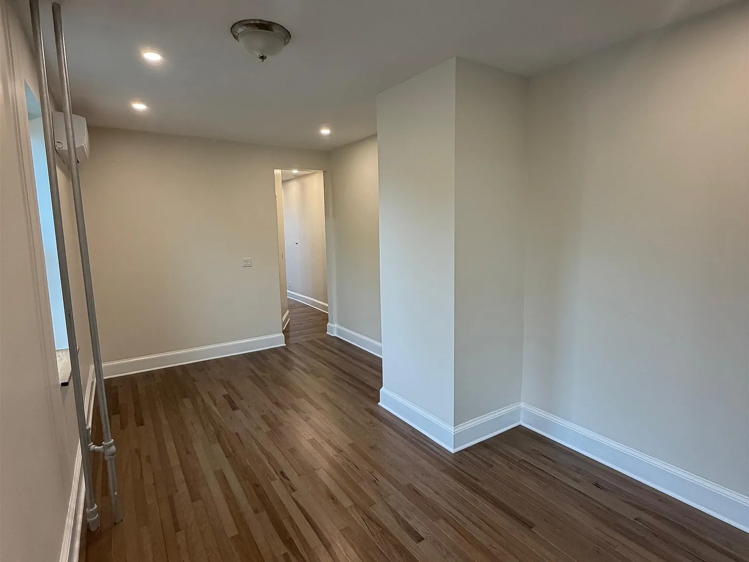 2 bed, 1.0 bath, 800 sqft, $2,500 — Photo 4