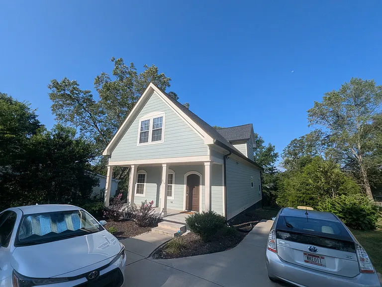 214 Evans St — Photo 2