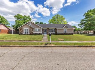 4204 Shadowfall Dr, Memphis, TN 38141