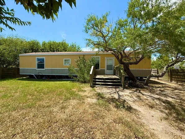 141 W Speckled Trout, Rockport, TX 78382