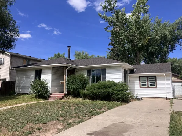 1923 Thornburgh Dr, Laramie, WY 82070