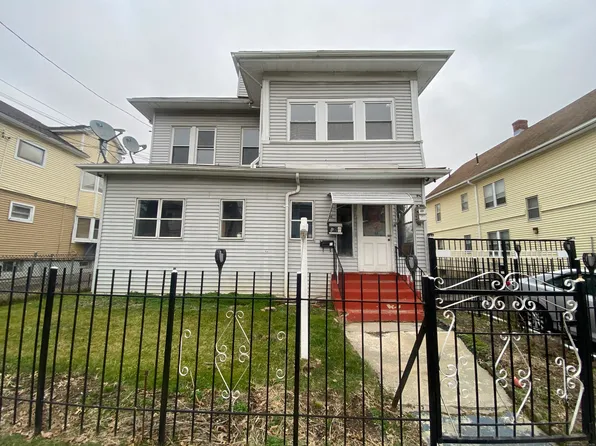 34-36 Adams Street, Hartford, CT 06112