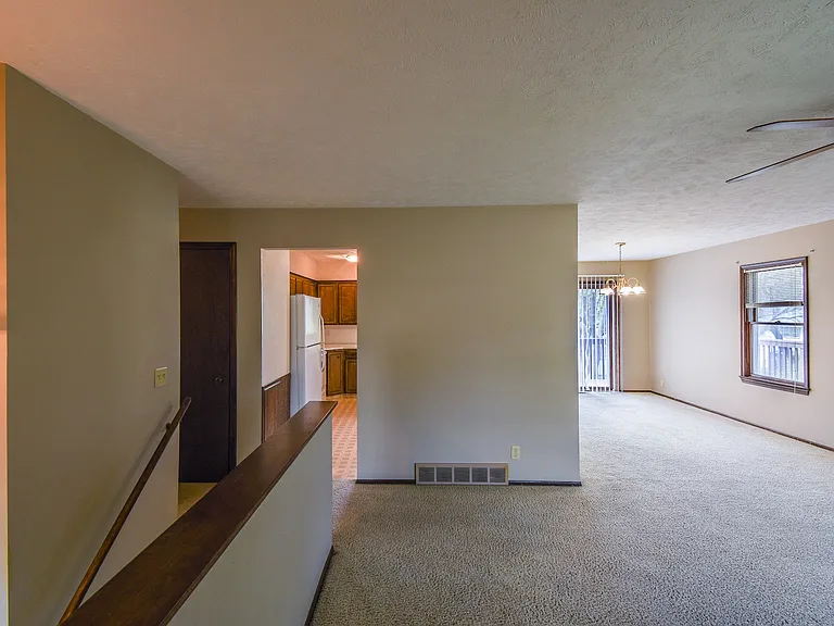 10205 T Cir — Photo 6