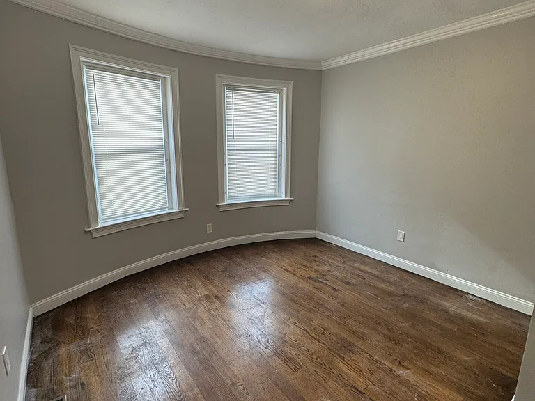 14 Townsend St — Photo 3