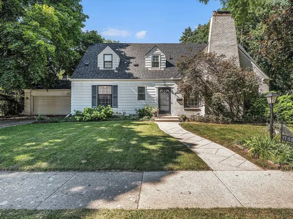 17338 Roxbury Ave, Southfield, MI 48075