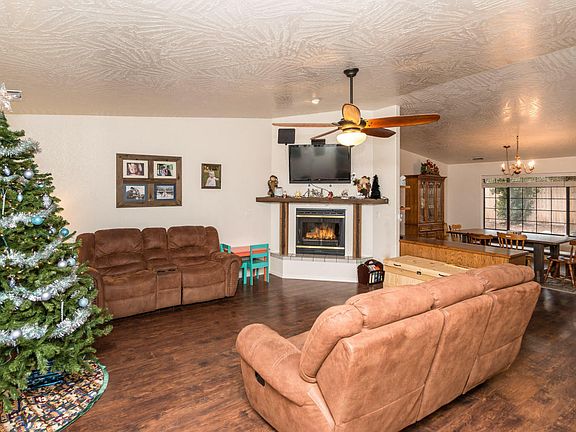 4th image of 1310 S Saddleback Dr
