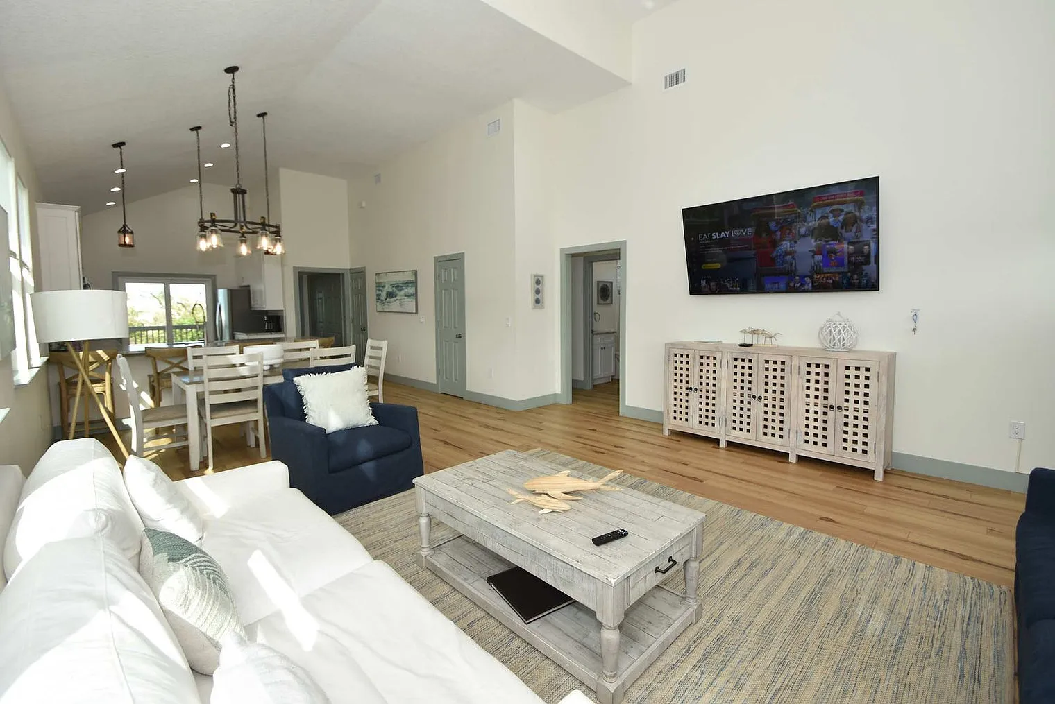 3 bed, 2.0 bath, 1991 sqft, $8,216 — Photo 1