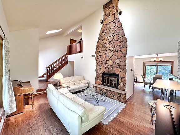 5th image of 1139 Gillian St