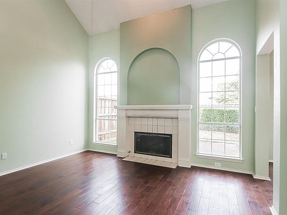 3rd image of 3814 Seminole Ct