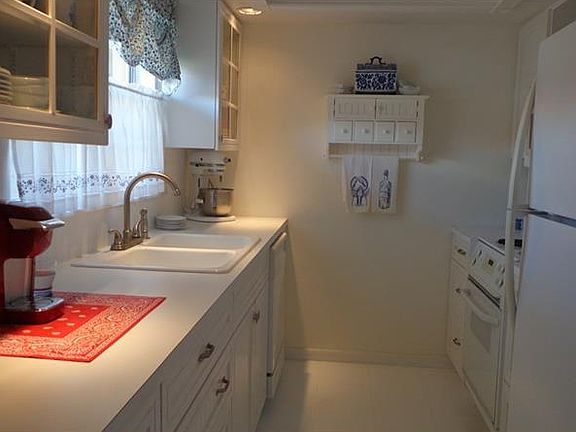 3rd image of 1845 S Highland Ave APT 10-8