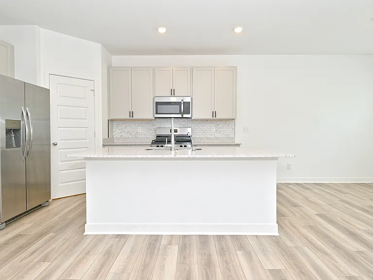 1728 Trinity Ln — Photo 35