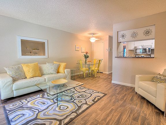 4th image of 4401 Morris St NE #186