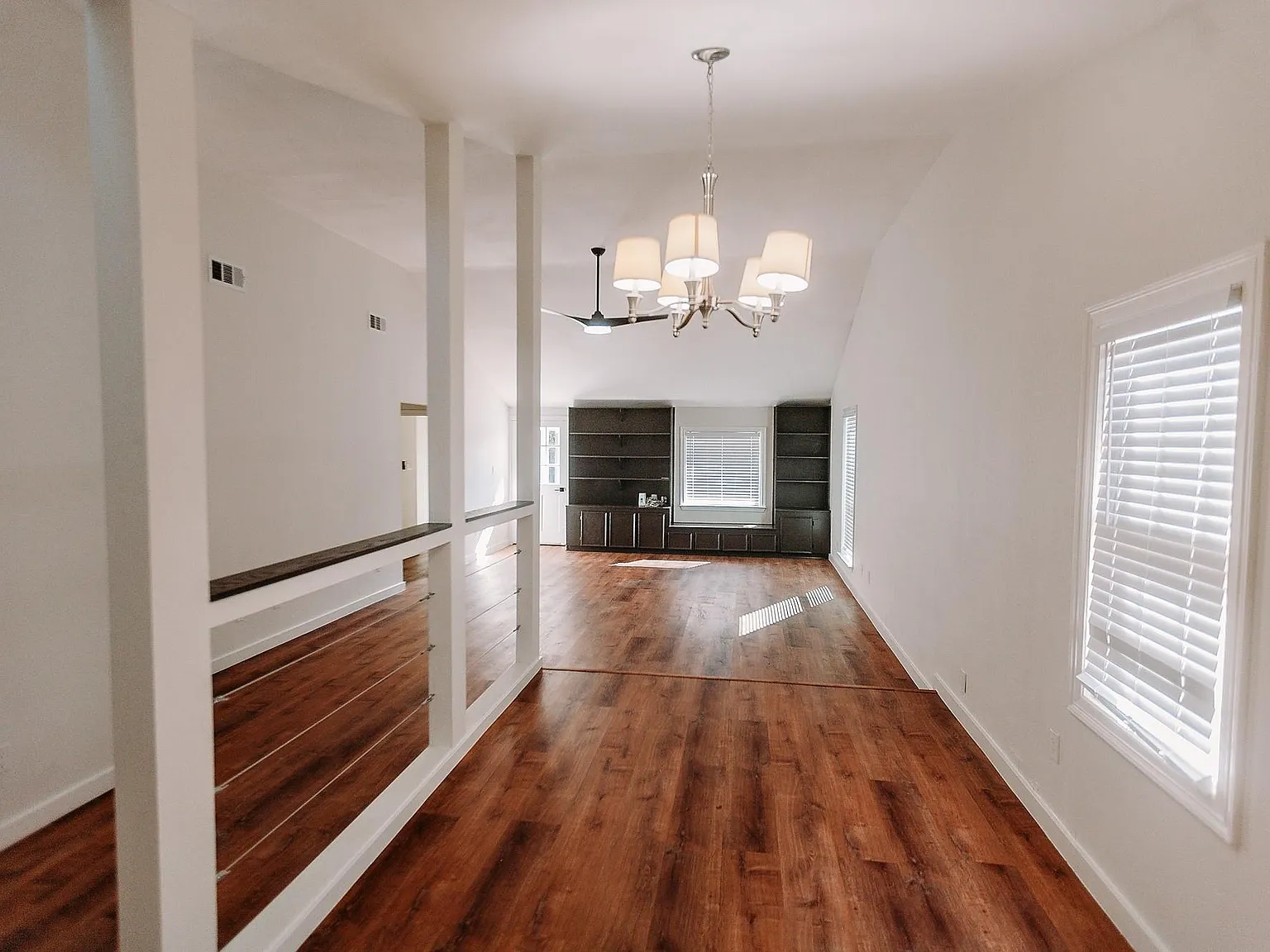 3 bed, 2.0 bath, 1438 sqft, $2,300 — Photo 3