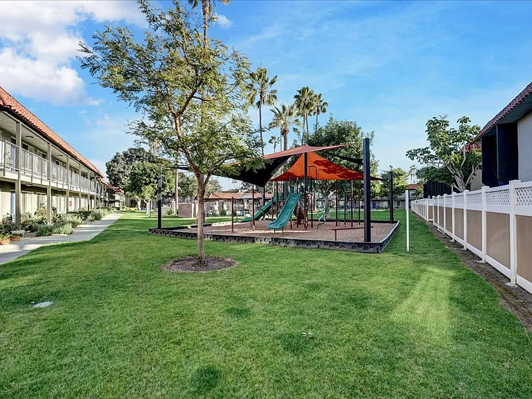 Tierra Palms Apartment Homes — Photo 93
