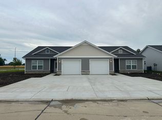 10 Marker Dr #10B, Highland, IL 62249