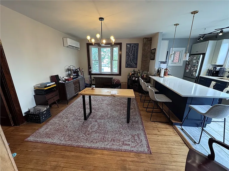 1524 Warren St — Photo 8