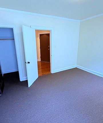5th image of 8028 S Honore St #3N