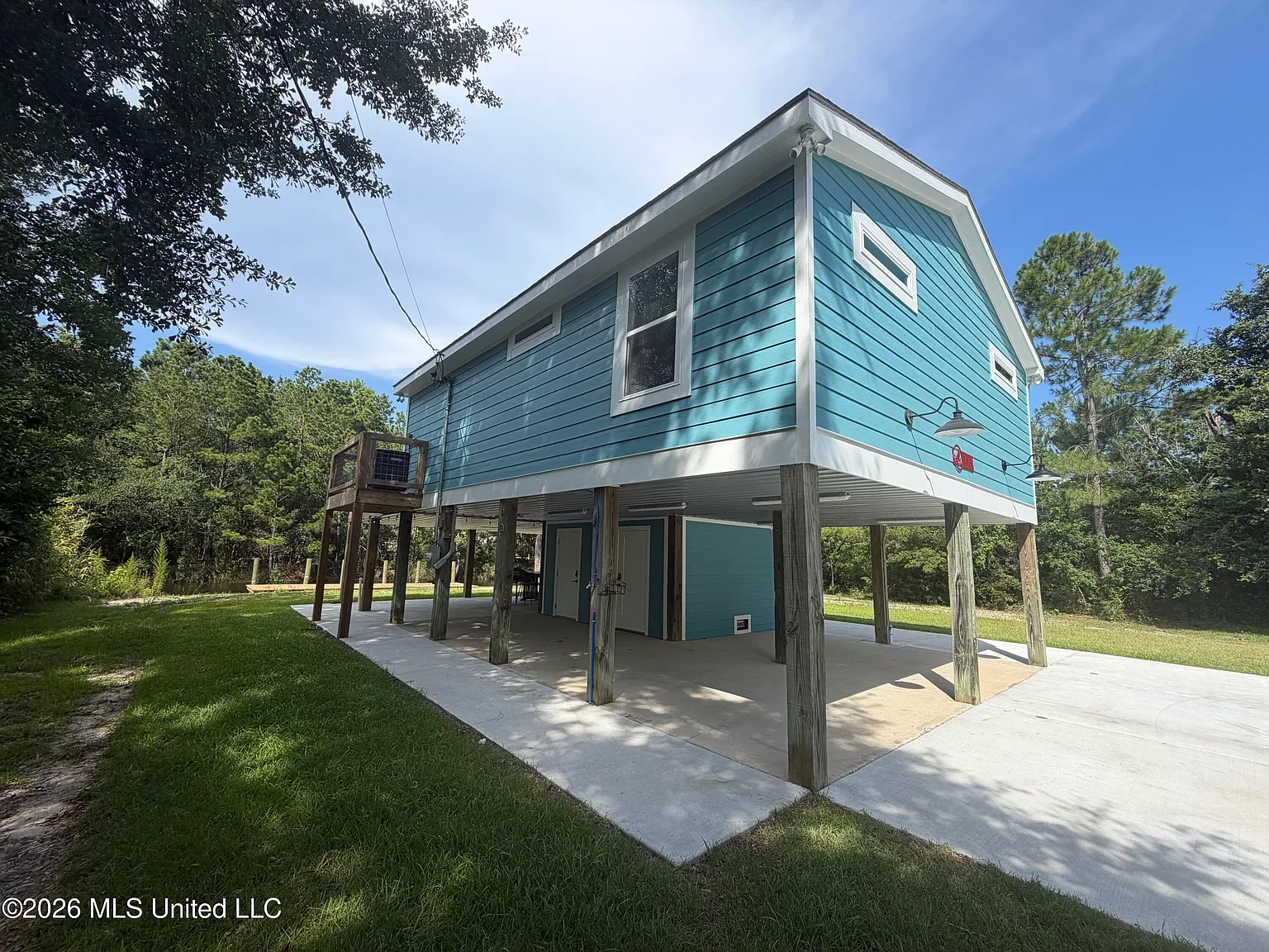 2 bed, 2.0 bath, 900 sqft, $2,500 — Photo 3