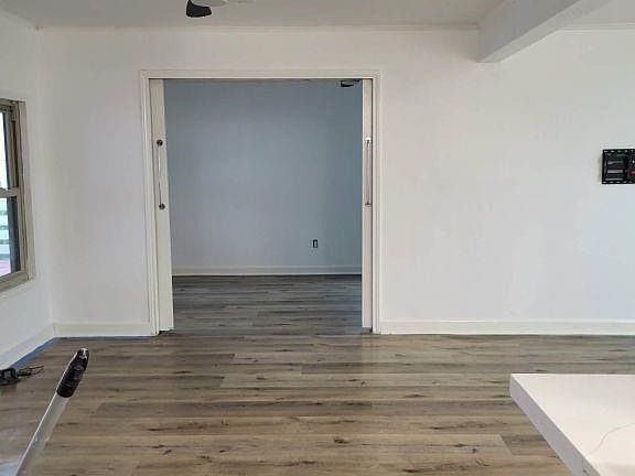 4th image of 16507 John Davis Rd