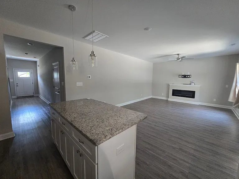 916 Stevens St — Photo 13