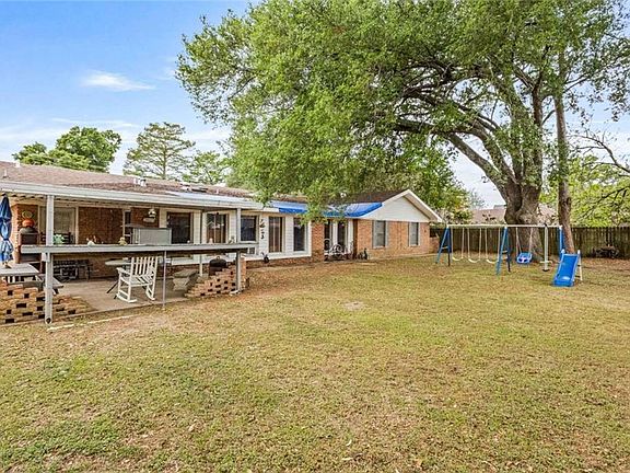 3rd image of 203 Robert Lee Cir