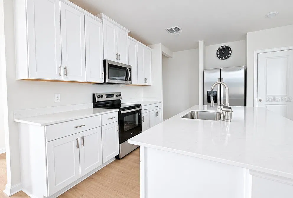 4 bed, 2.0 bath, 1607 sqft, $2,000 — Photo 3
