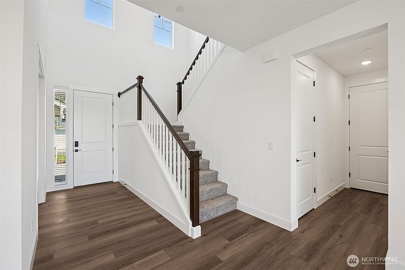 3rd image of 13910 207th Avenue E #1384
