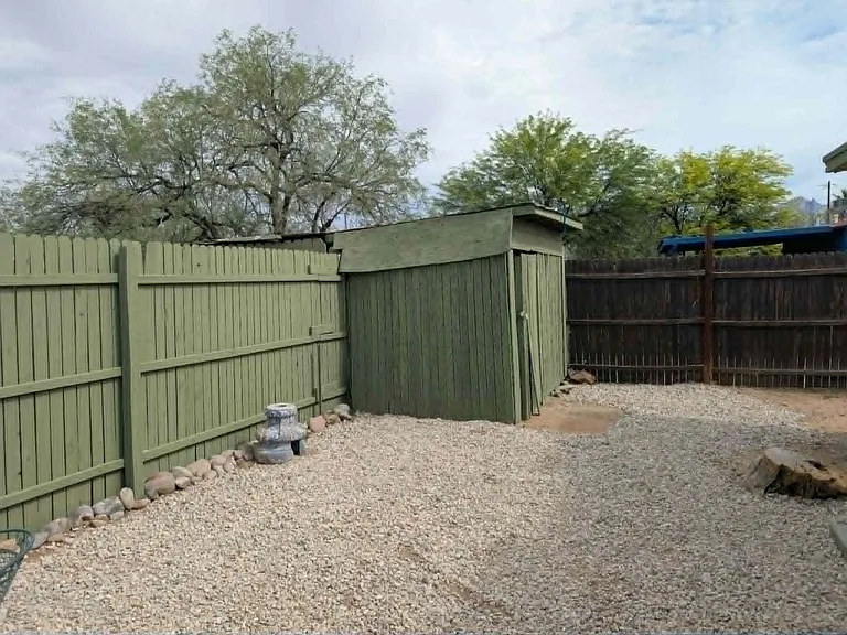 2435 N Edith Blvd #2 — Photo 11