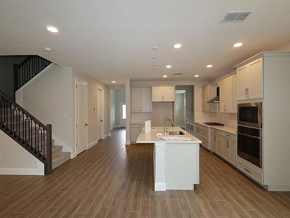 5th image of 1284 Hyde St