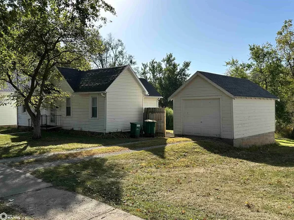 901 5th St, Corning, IA 50841