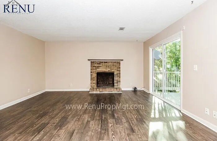 2 bed, 3.0 bath, 1996 sqft, $1,925 — Photo 2
