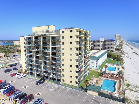 3rd image of 3647 S Atlantic Ave #5D