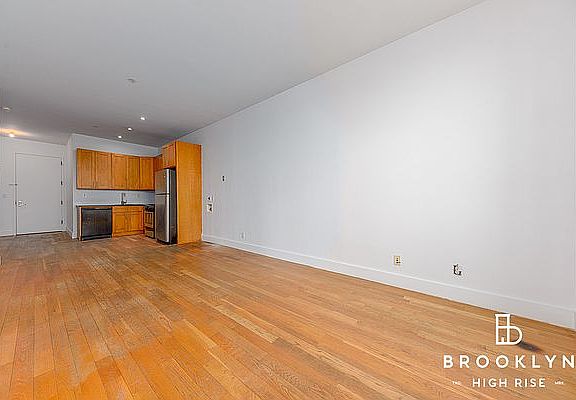 3rd image of 343 Broadway APT 5F