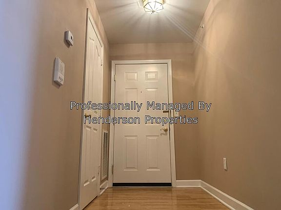 3rd image of 9851 Hyde Glen Ct