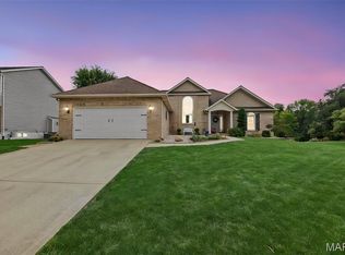 2614 Meridian Lake Dr, Shiloh, IL 62221