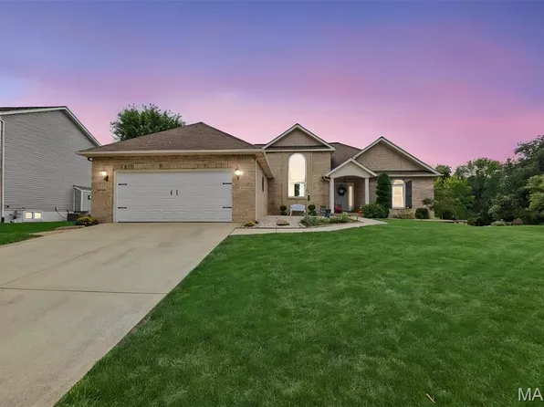 2614 Meridian Lake Dr, Shiloh, IL 62221