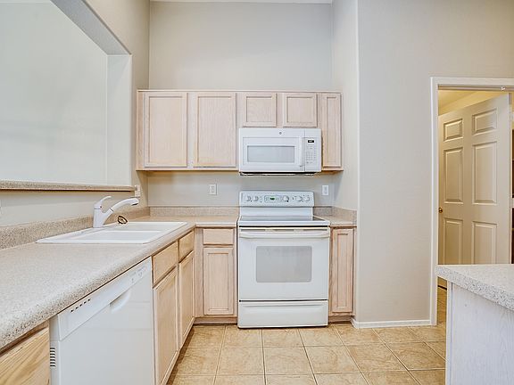 2nd image of 2661 S Milburn