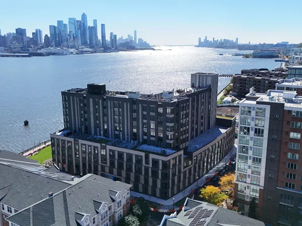 8 Avenue At Port Imperial image 1 of 29