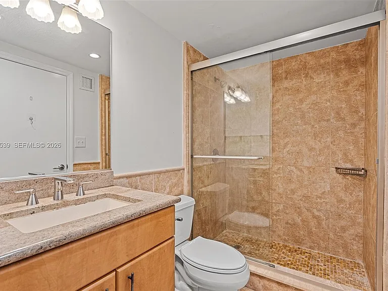 401 69th St #Penthouse 101 — Photo 33