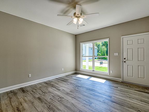 4th image of 148 Stone Village Ct