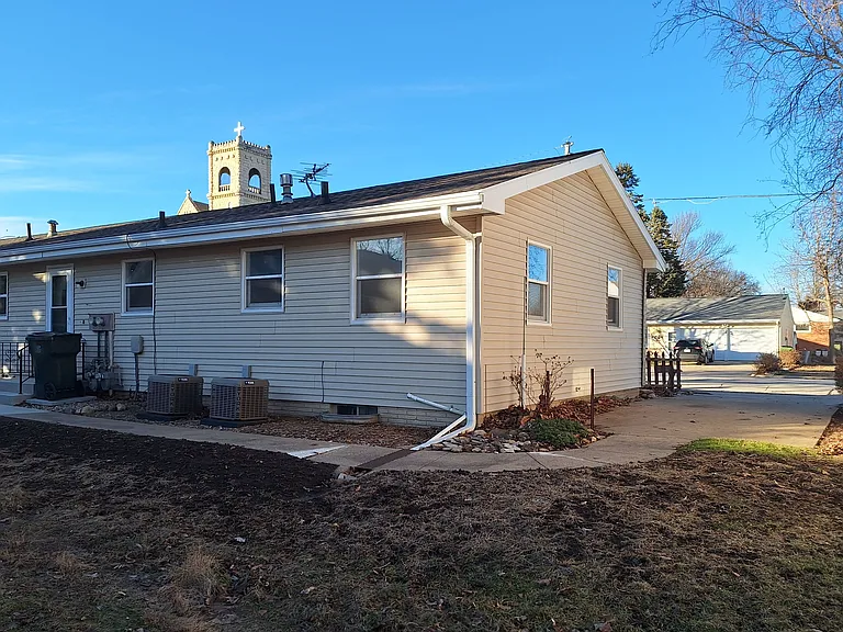 Exterior 3