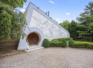 775 Todt Hill Rd, Staten Island, NY 10304