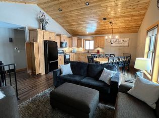 421 Timberlane Rd, Guttenberg, IA 52052