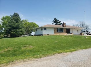 7014 E Leesburg Ln, Astoria, IL 61501