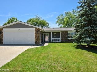 845 Boxwood Ln, Buffalo Grove, IL 60089
