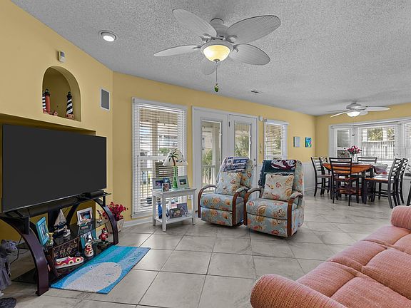 3rd image of 910 S Ocean Blvd.